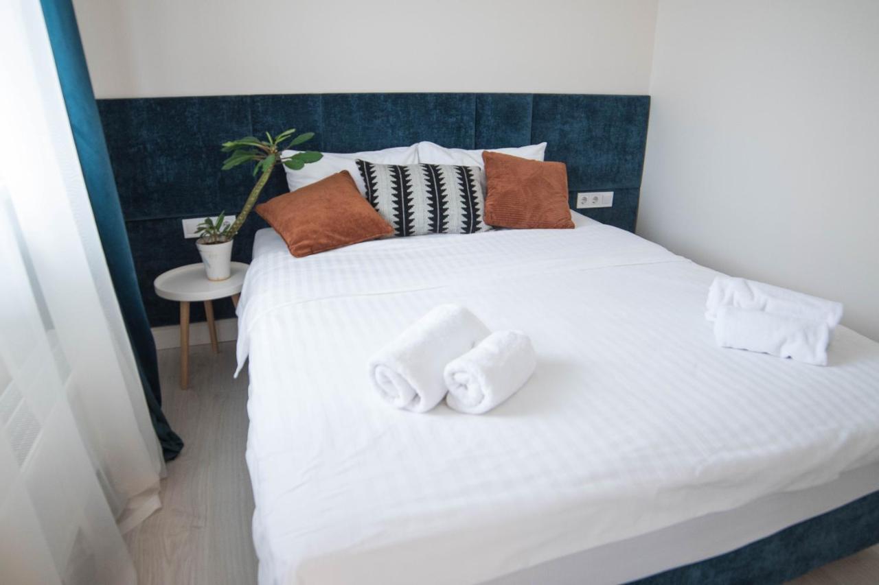 Apart Hotel Greenwood Near Sea Oldenburg Bagian luar foto